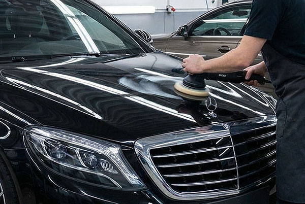 Lackaufbereitung und Hochglanzpolitur für Leasing und Gebrauchtfahrzeuge